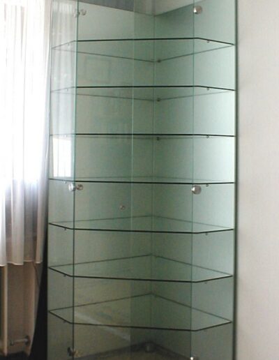 grosse Glasvitrine